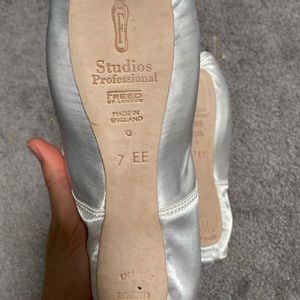 Freed Studio Professionals. Custom White, 7EE